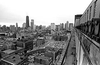 Merchandise Mart looking south   -   Chicago, 1982   -   Kodak Tri-X black & white 35mm film